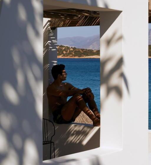 بانگلوی استاندارد, Minos Beach Art Hotel, A Member Of Design Hotels