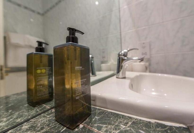 اتاق کلاسیک یک تخته, Nethybridge