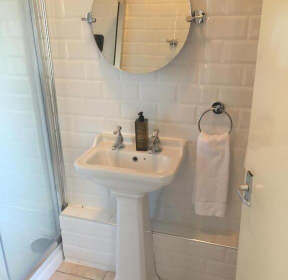 اتاق سوپریور یک تخته, Nethybridge