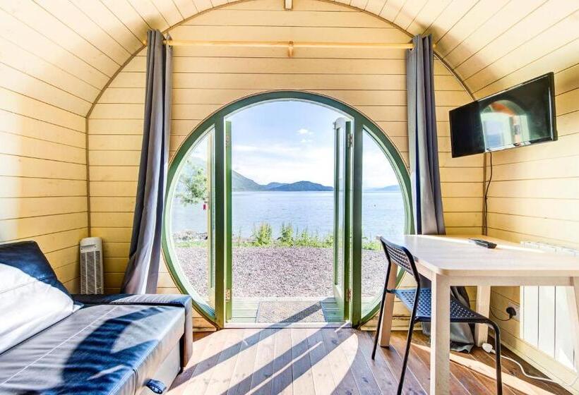 کلبه ییلاقی, Onich Hotel & Lochside Beach Pods