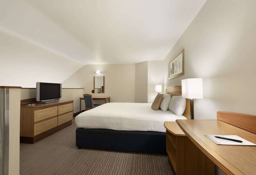 Suite, Ramada By Wyndham Birmingham Solihull