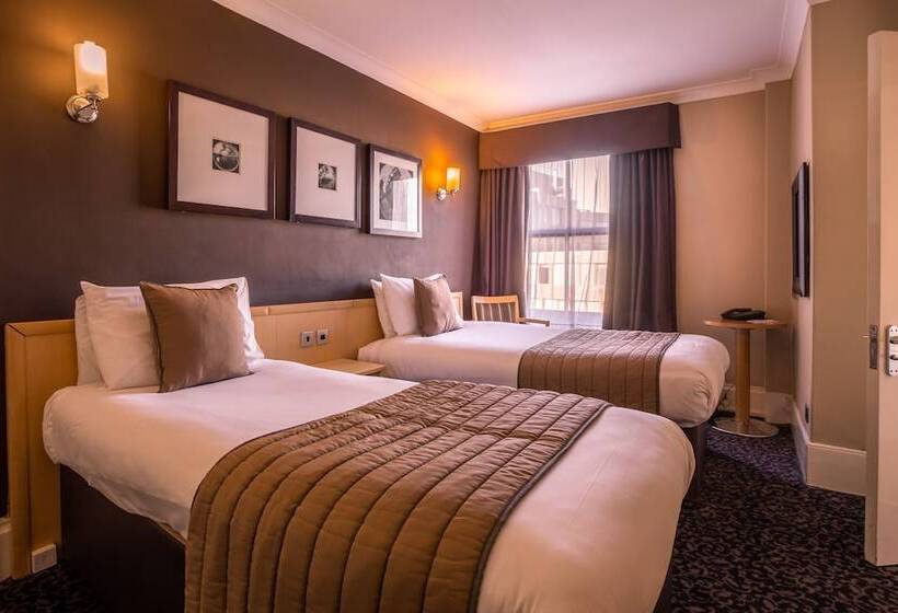 اتاق استاندارد چهار تخته, Royal Station Hotel  Part Of The Cairn Collection