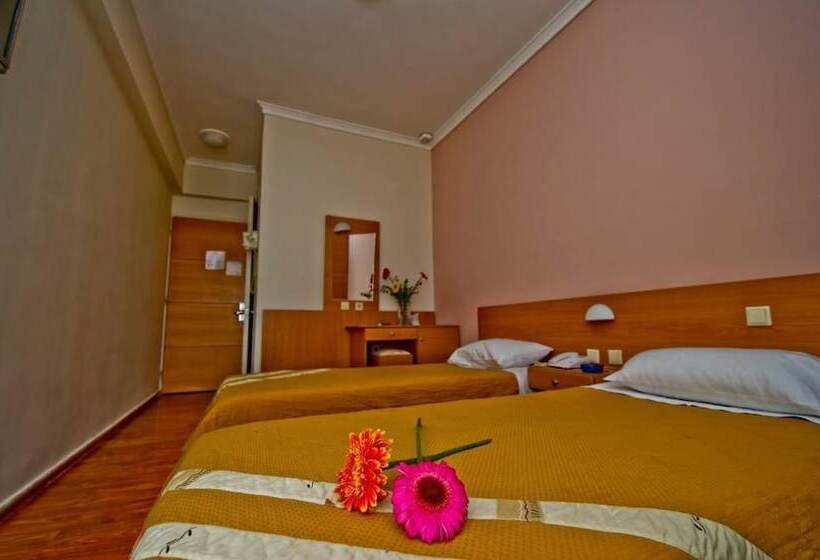 Triple Room Sea View, Adonis City