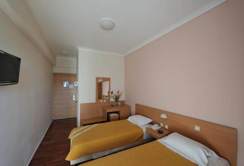 Triple Room Sea View, Adonis City