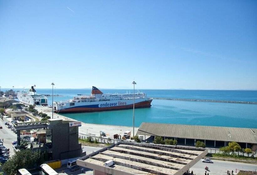 Chambre Supérieure Vue Mer, Adonis City