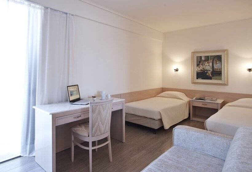 Triple Classic Room, Amarilia