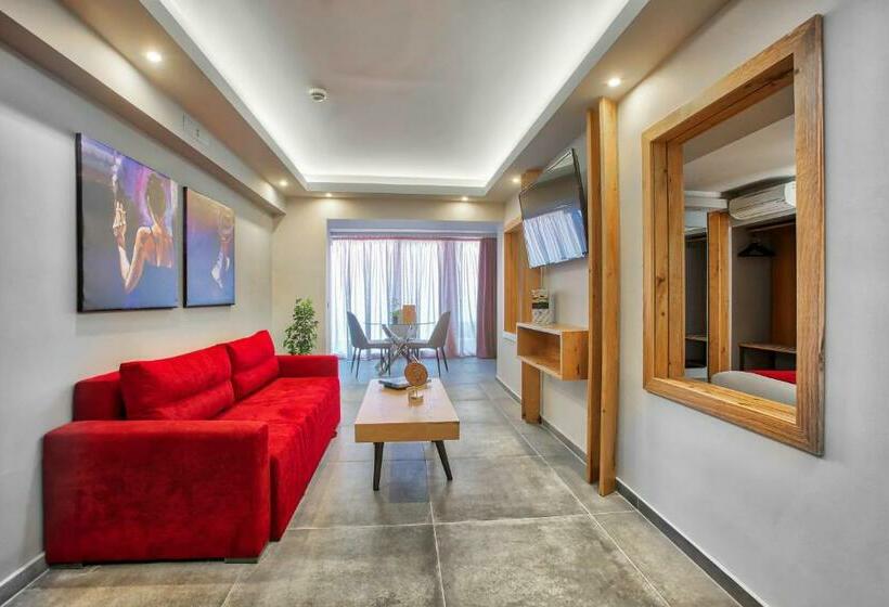 سوییت جونیور, Capsis Astoria Heraklion