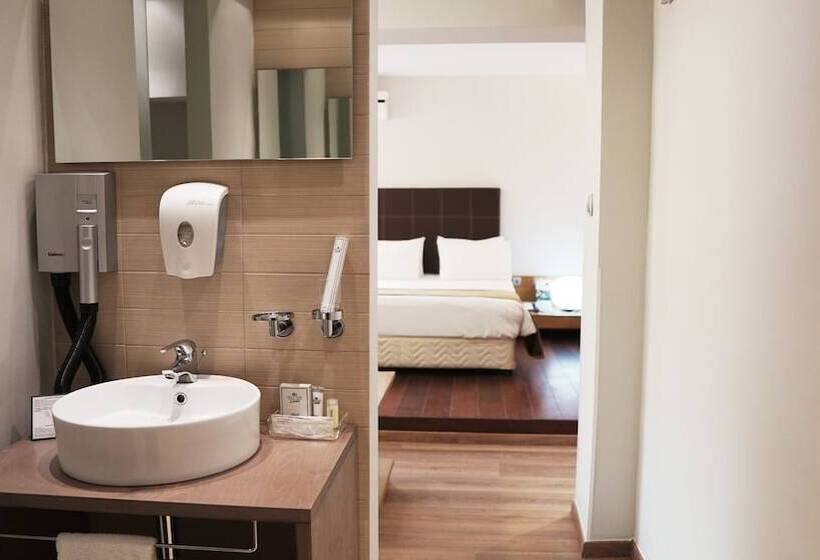 سوییت جونیور, Capsis Hotel Thessaloniki