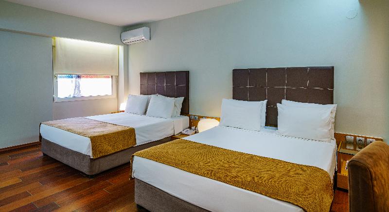 سوییت جونیور, Capsis Hotel Thessaloniki