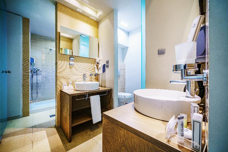 سوییت جونیور, Capsis Hotel Thessaloniki
