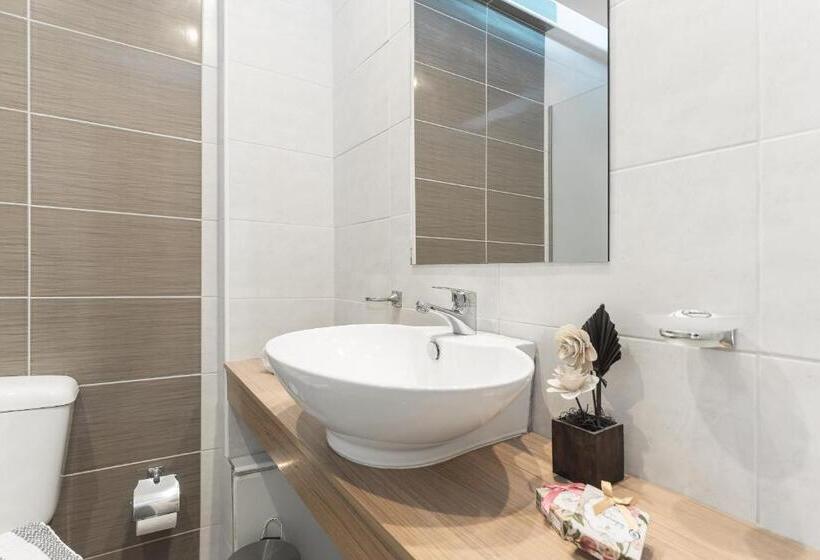 اتاق کلاسیک در طبقه همکف, City Center