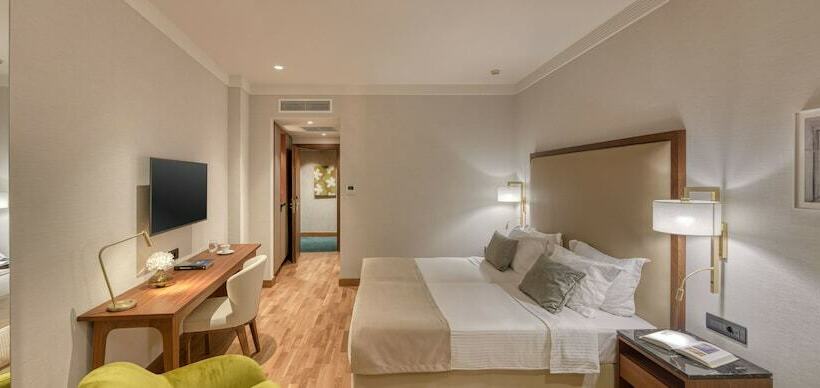 Superior 3-Bett Zimmer Meerblick, Electra Palace Thessaloniki