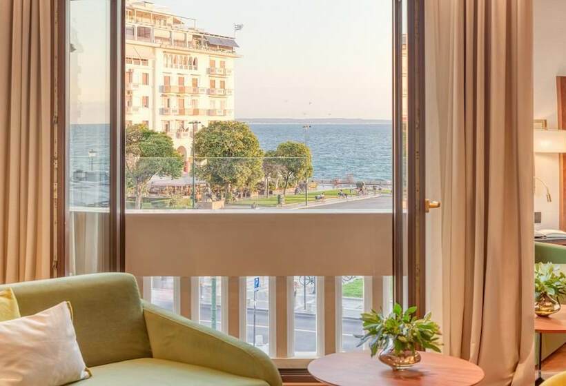 غرفة سوبيريور ثلاثية مطلّة علي البحر, Electra Palace Thessaloniki