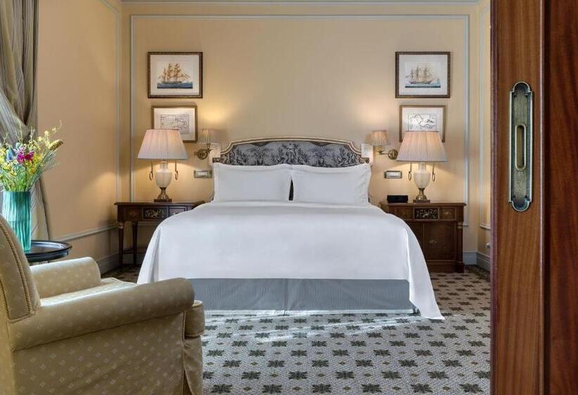 带大床的套房, Grande Bretagne, A Luxury Collection Hotel, Athens
