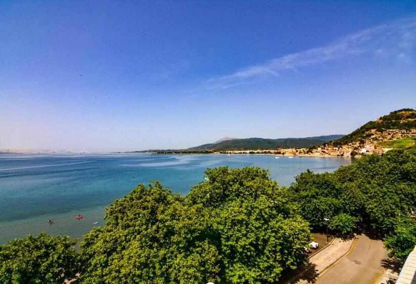 اتاق سوپریور, Lepanto Beach