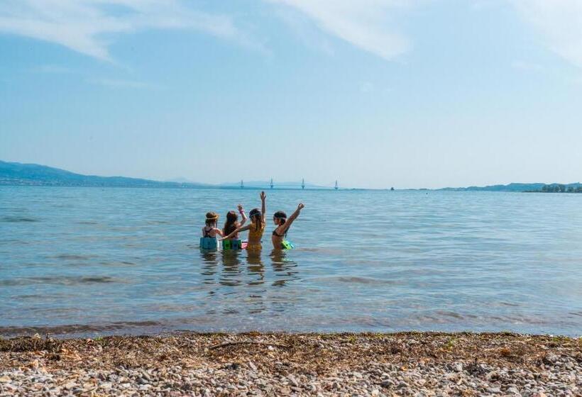 اتاق اکونومی, Lepanto Beach