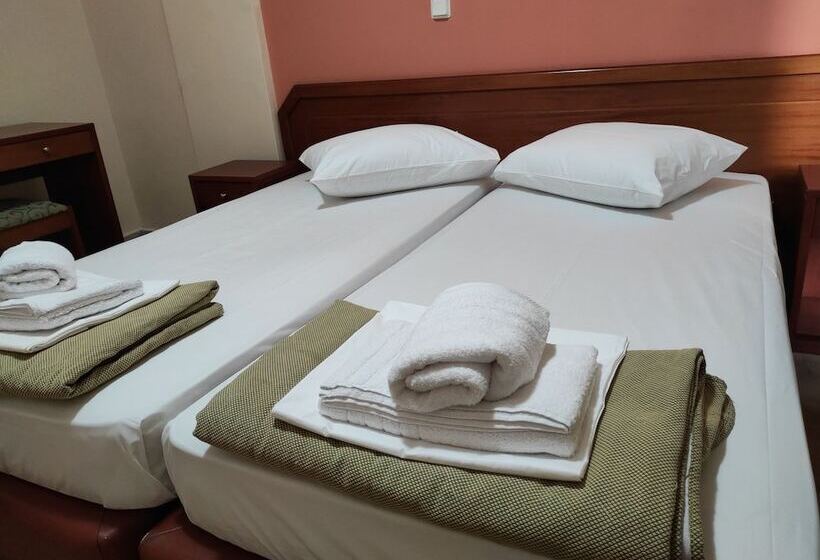 Economy Triple Room, Lido