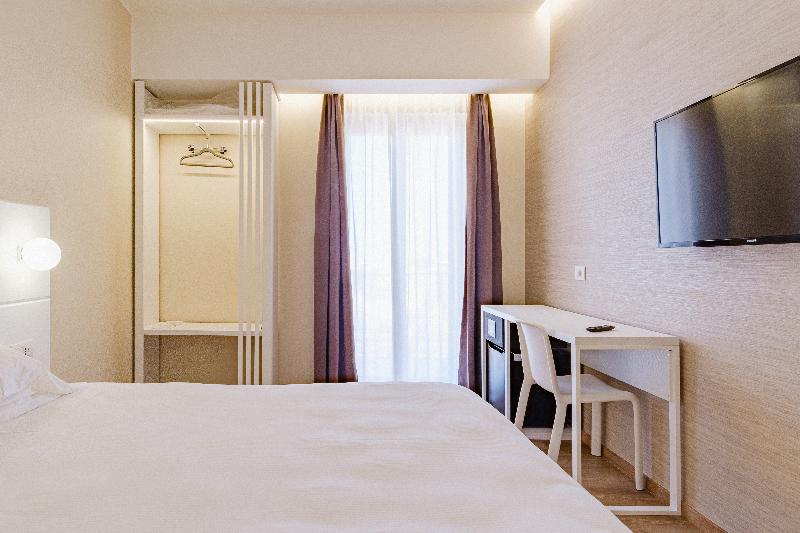 Standard Single Room, Lilia