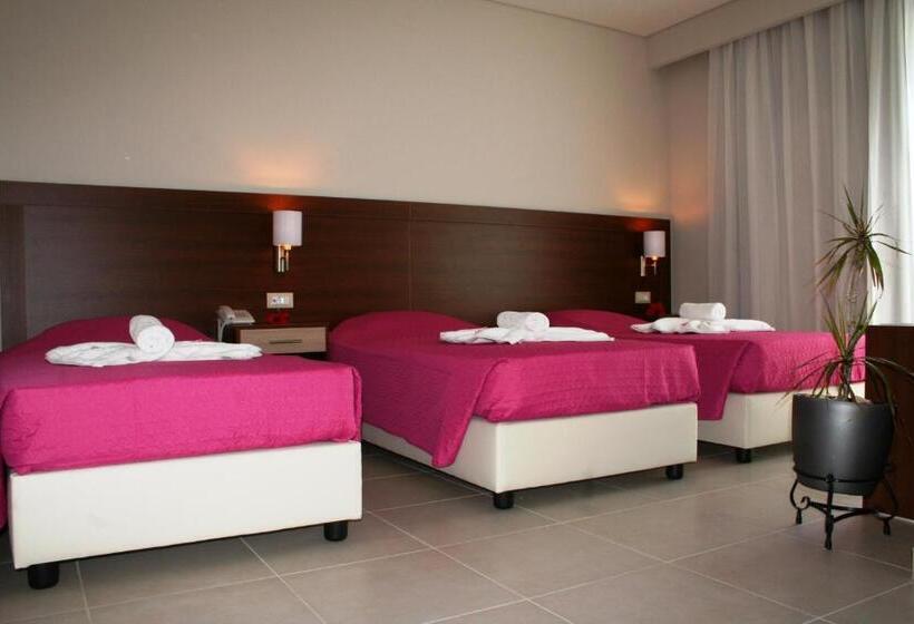 اتاق لوکس سه تخته, Matala Bay Hotel & Apartments