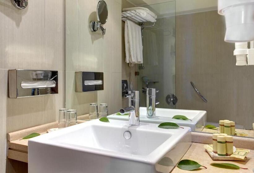 اتاق استاندارد با چشم‌انداز دریا, Olympian Bay Grand Resort