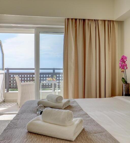 اتاق استاندارد با چشم‌انداز دریا, Olympian Bay Grand Resort