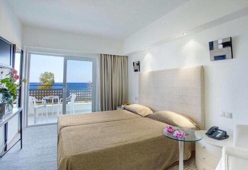 اتاق استاندارد با چشم‌انداز دریا, Olympian Bay Grand Resort