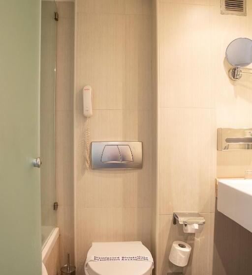 اتاق اساندارد با چشم‌انداز جانبی به دریا, Olympian Bay Grand Resort