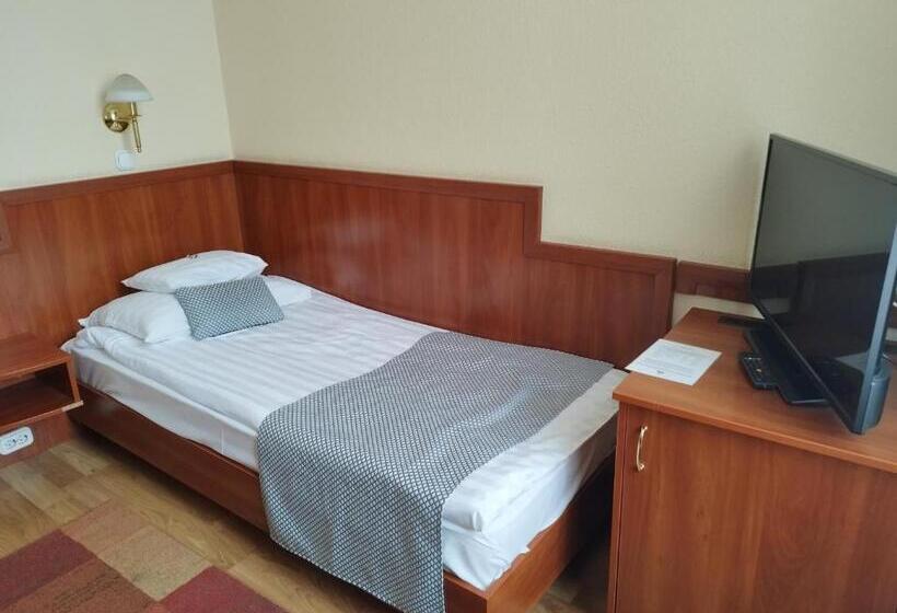 اتاق استاندارد یک نفره, Pannonia