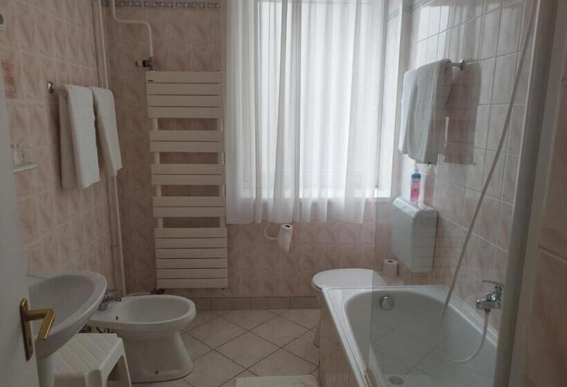 اتاق استاندارد, Pannonia