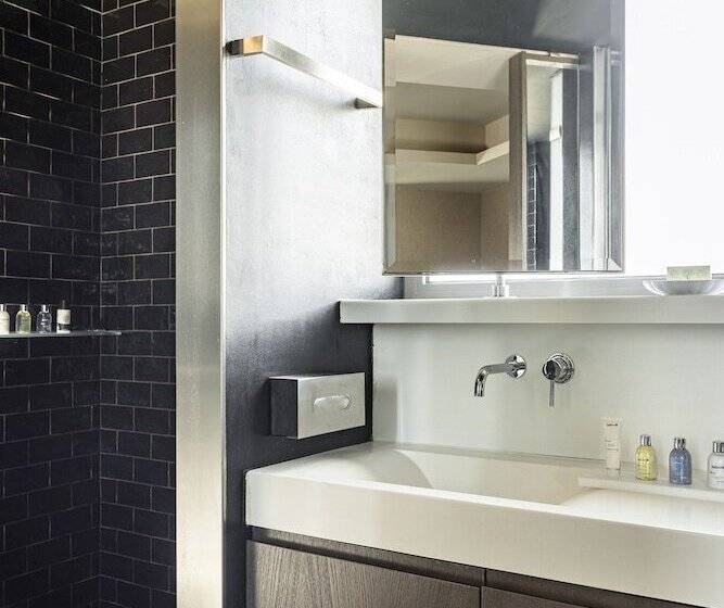 سوئیت با چشم‌انداز, Radisson Blu Park Hotel Athens
