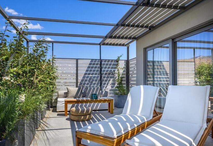 سوئیت مستر با چشم‌انداز دریا, Sea View