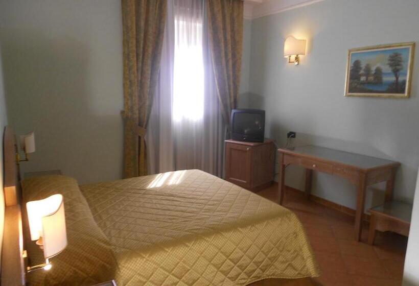 اتاق استاندارد, Grand Hotel Pavone