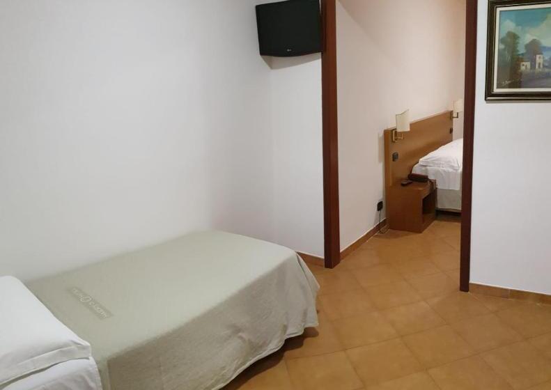 Economy Triple Room, Grand Hotel Pavone