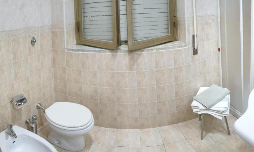 Economy Triple Room, Grand Hotel Pavone