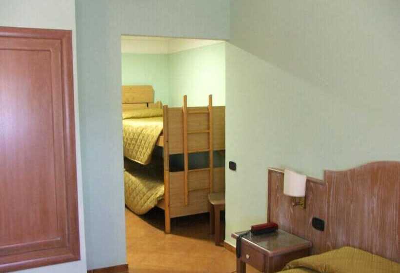 اتاق استاندارد چهار تخته, Grand Hotel Pavone