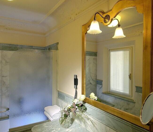 اتاق لوکس, Art Hotel Orologio
