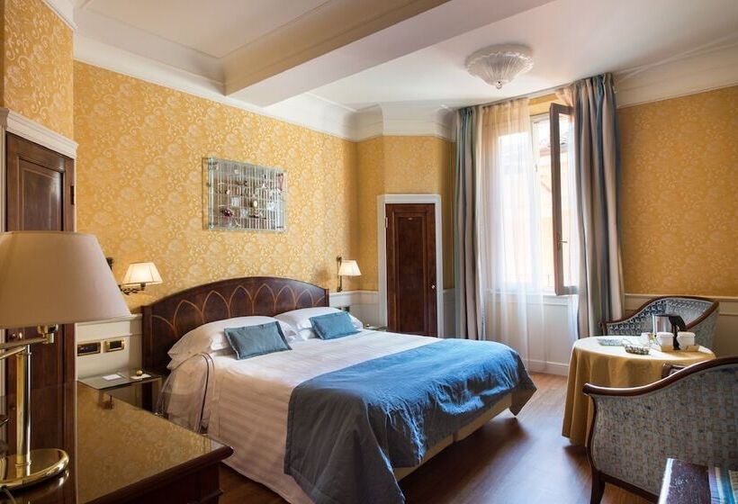 اتاق لوکس, Art Hotel Orologio