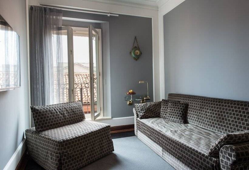 سوییت لوکس, Art Hotel Orologio
