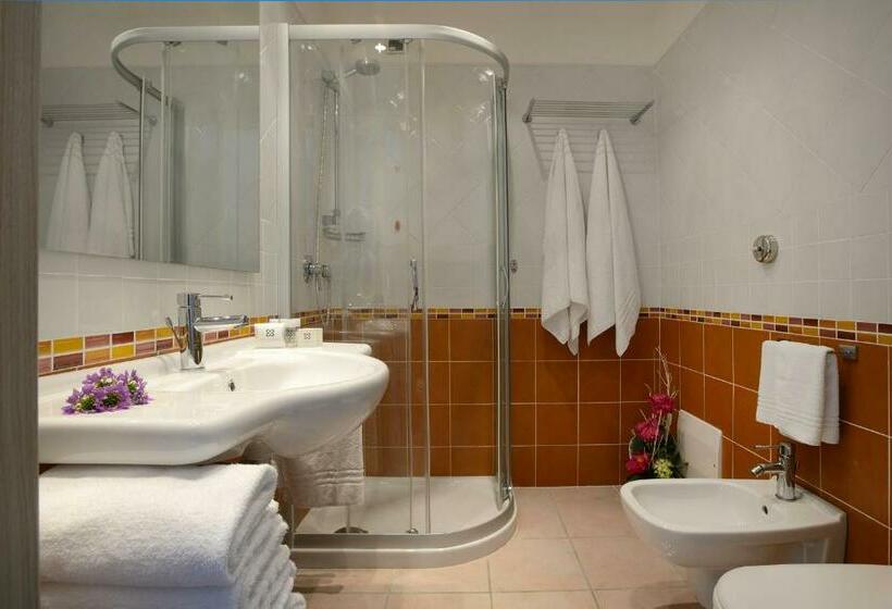 اتاق استاندارد, Corte Rosada