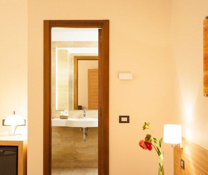 Superior Triple Room, Italia