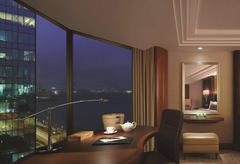 Deluxe Room with Views, Kowloon Shangrila, Hong Kong