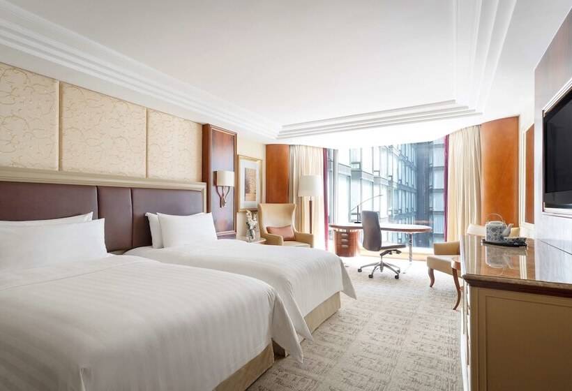 Deluxe Room with Views, Kowloon Shangrila, Hong Kong