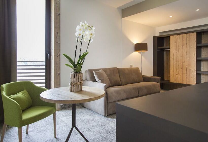سوییت جونیور, Linta Hotel Wellness & Spa