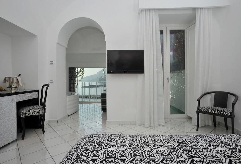 سوییت جونیور, Marina Riviera