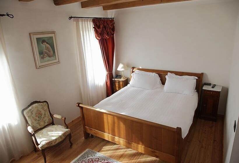 سوییت جونیور, Park Hotel Villa Carpenada
