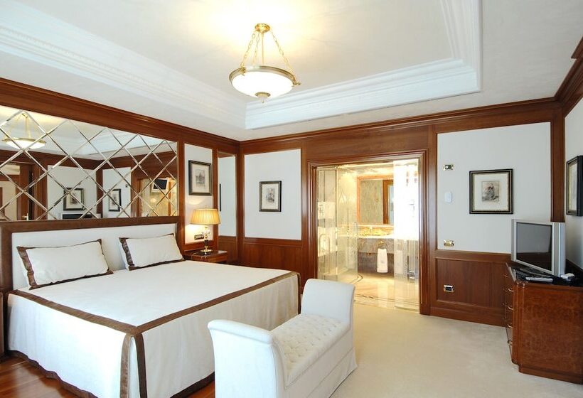 سوییت, Royal Hotel Carlton