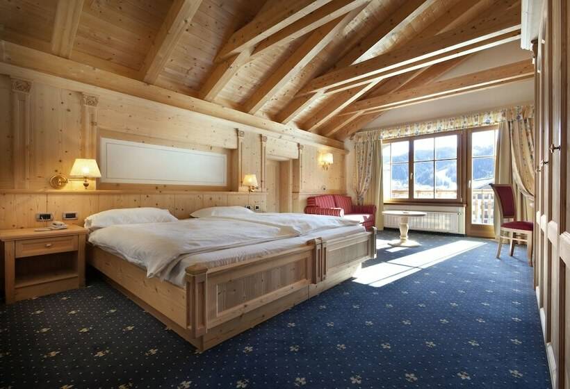 اتاق سوپریور چهار تخته, Th Corvara   Greif