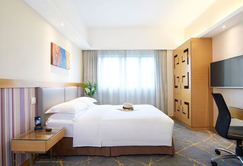 Deluxe Room, The Cityview