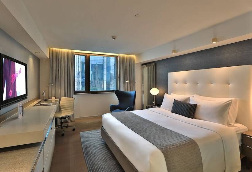 Suite, The Mira Hong Kong