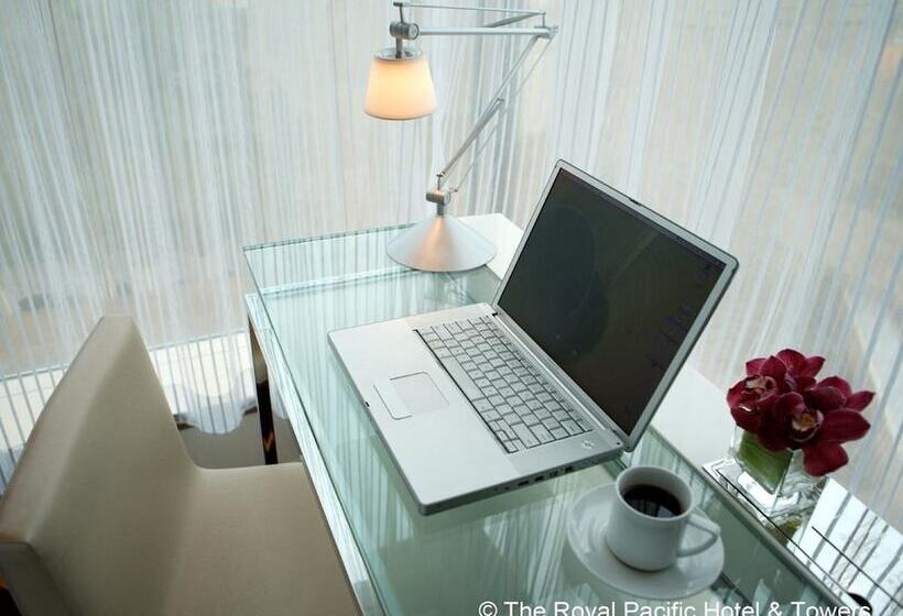 Standard Room, The Royal Pacific  And Towers